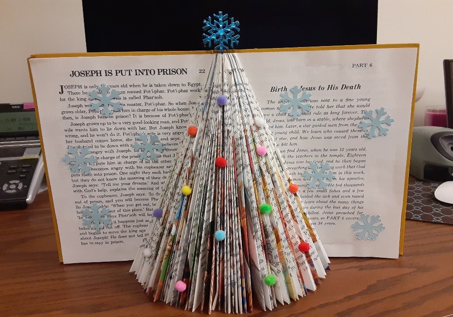 Book Christmas Trees: Adult/Teen Take-Home Craft-full